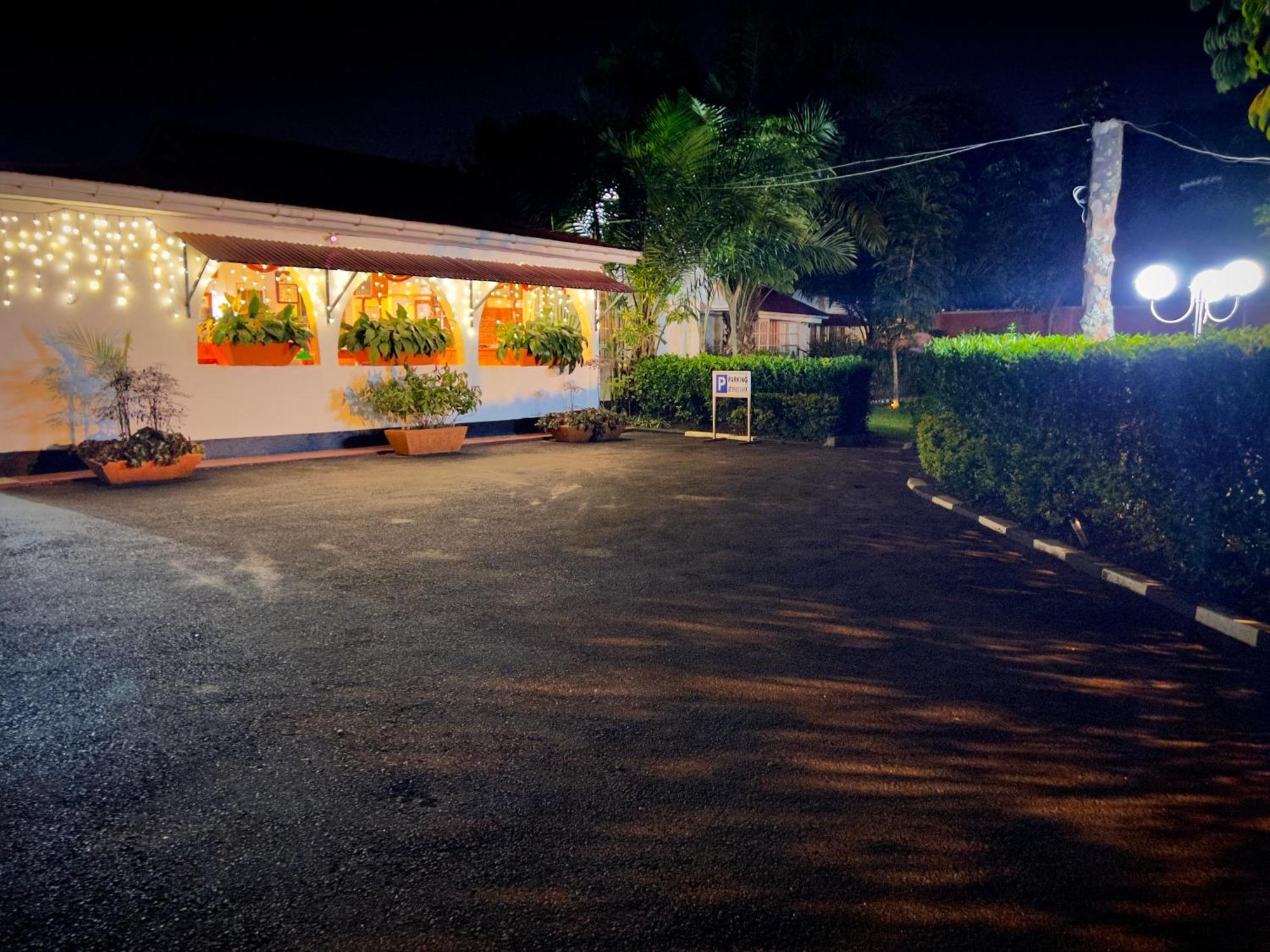 Sunset Hotel エンテベ エクステリア 写真